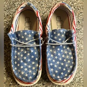 Hey Dude Wally Youth - Starry Blue and Striped Red. Big kid size Y3-L4.